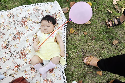 討厭，人家睡覺覺也要拍