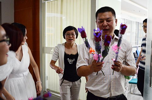 好多玫瑰，回家送老婆！