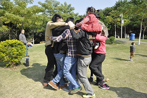 還能抱得更緊一點嗎？？