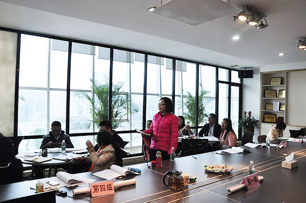 學(xué)員積極回答問(wèn)題