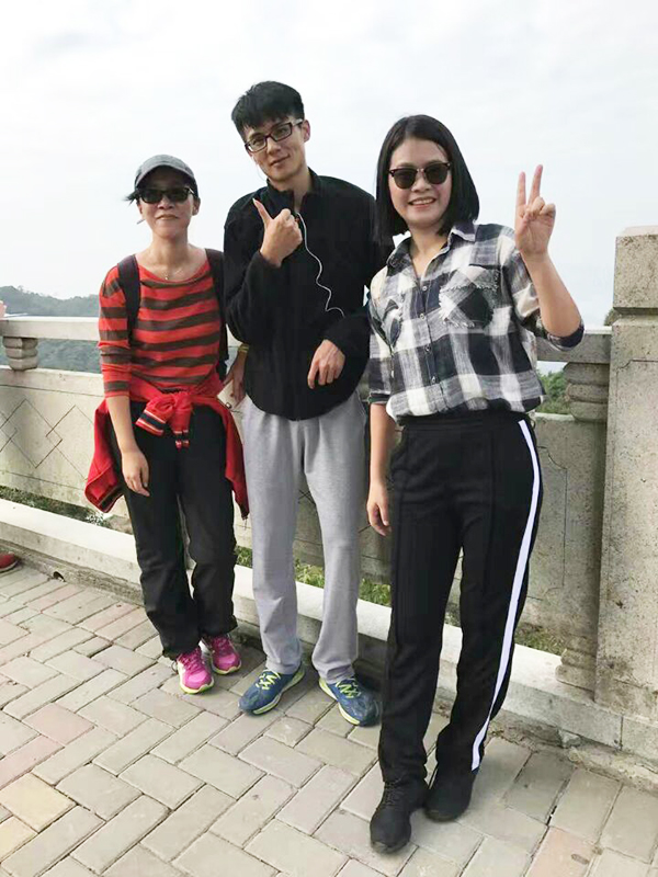 前三登頂，少年意氣風發(fā)，巾幗不讓須眉