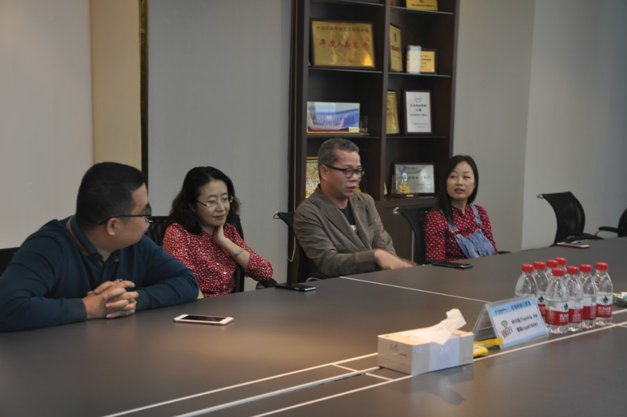 老總們對(duì)每一位員工的問(wèn)題都很重視