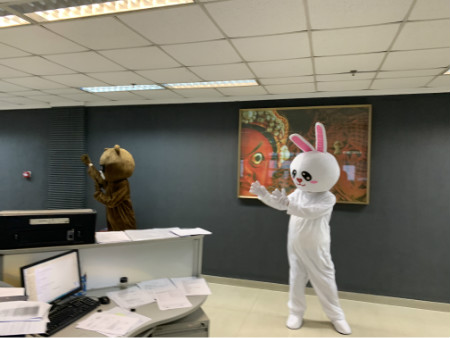 男團(tuán)們?yōu)榇蠹宜蜕稀蹲o(hù)花使者》